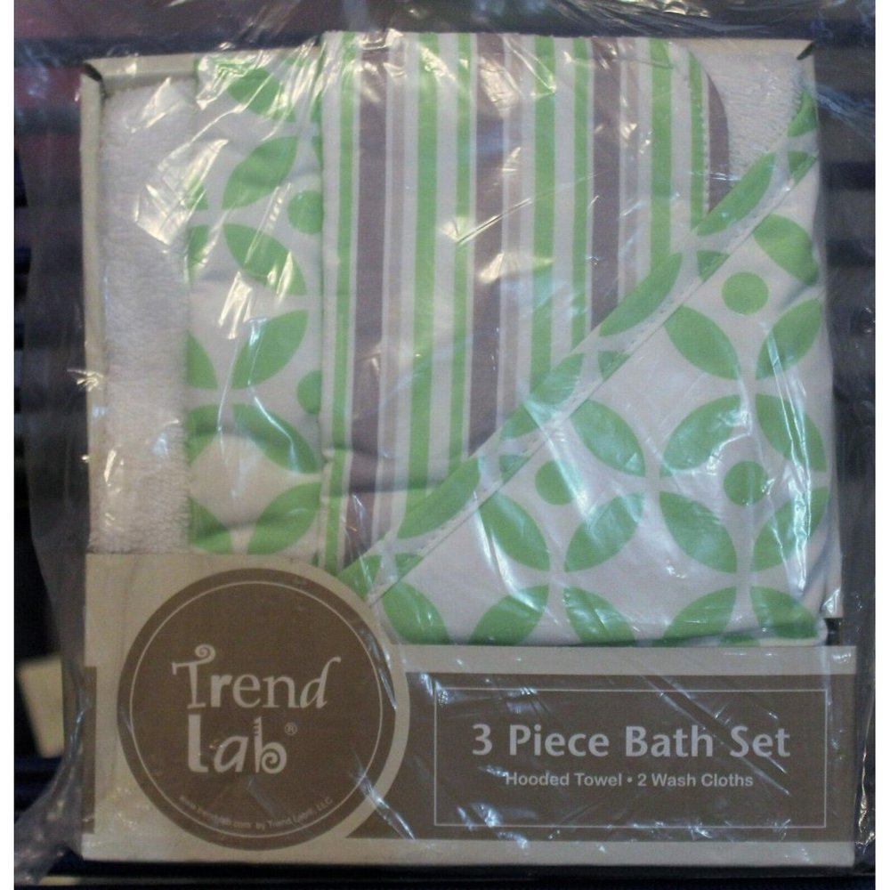 NEW Trend Lab 3 Piece Bath Set Hooded Towel & 2 Wash Cloths Set Green White Gray